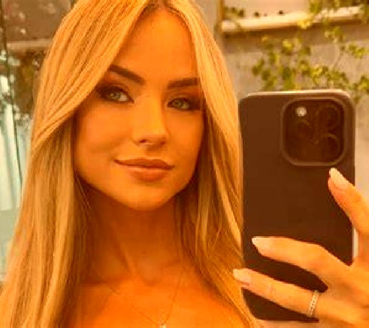 Gabriela Lumaco escort